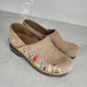 Dansko Professional Floral Embroidered Clogs Size 37 (6.5-7) Beige Leather Comfy
